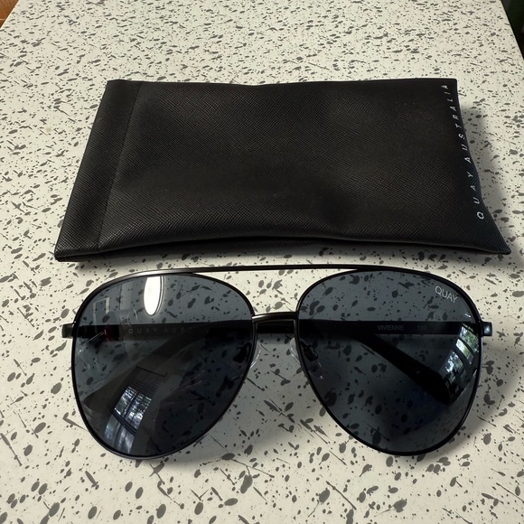 Quay Australia Dark Aviator Sunglasses - Picture 1 of 2